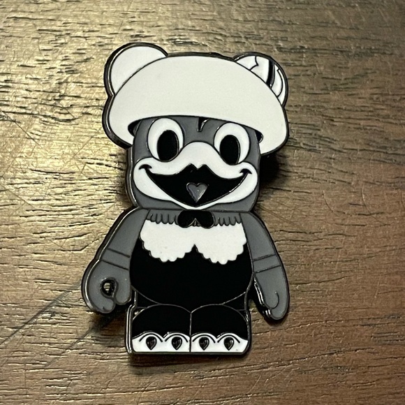 Disney Trading Pin - Vinylmation  Classic Characters - Clara Cluck - Picture 1 of 3
